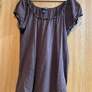Brown scoop neck with elastic edge accents